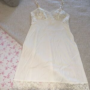 Vintage White Vanity Fair Slip 36 bust